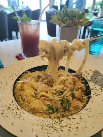 忌廉雞肉闊條麵