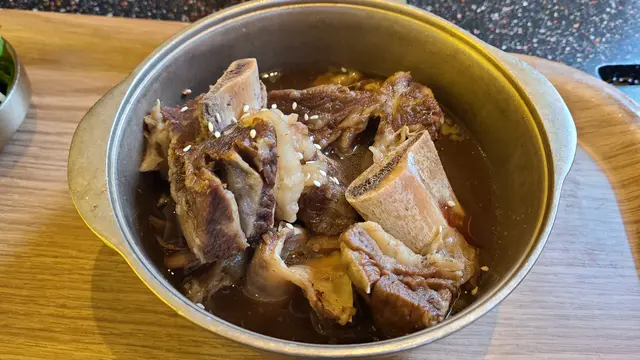 炆牛肋骨煲