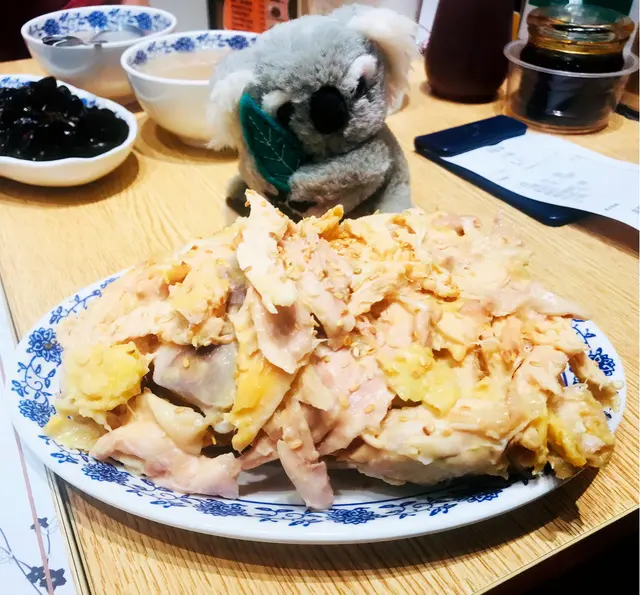 有半隻.大碟肉嫩.好香麻油味.👍😋😋😋