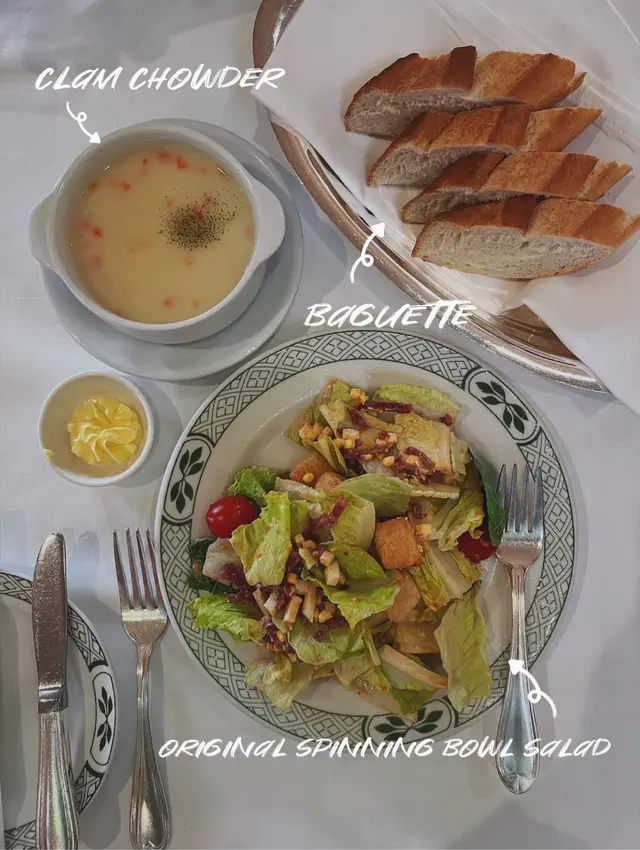 🌟Appetizers: 🌈 - Baguette (7/10) 個包微暖 都外脆內軟 正正常常🥖 牛油都ok 有解凍👍🏻 唔會好硬繃繃搽唔到 🌈 -Clam Chowder (6.5/10) 是日餐湯係周打蜆湯 但撈勻成個碗一隻蜆或者海鮮都無🥲 飲落好似普通茶餐廳嘅忌廉湯 不過可以用嚟浸包😌 🌈 -Original Spinning Bowl Salad (8/10) 翡翠冰旋沙律係其中一個Lawry’s嘅signature 啲醬係自家製嘅葡萄酒沙律醬😋 最特別係侍應