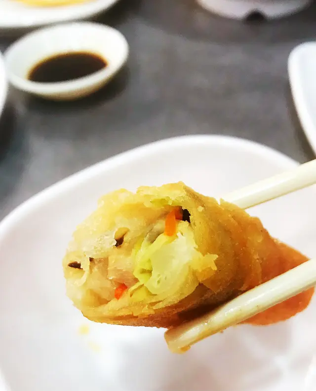 春卷炸得好鬆脆.餡料有韮王.西芹.紅蘿蔔等👍👍👍😋😋😋