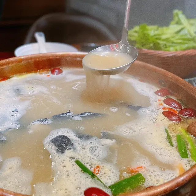 湯底方面,一於嚟個膠原蛋白美人鍋!由湯底打好滋補基礎🥰