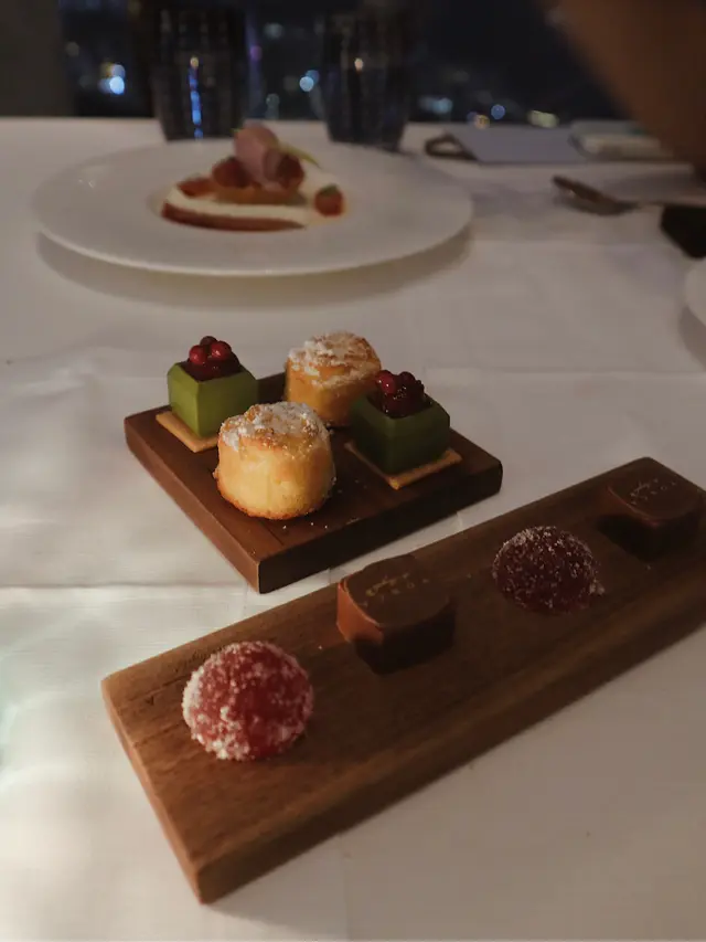 Petit Four