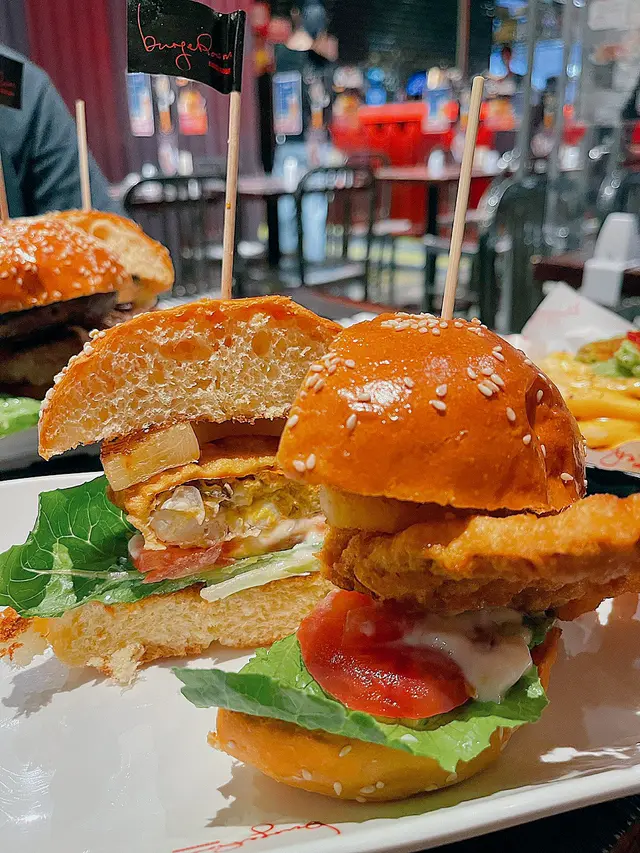 軟殼蟹漢堡加菠蘿