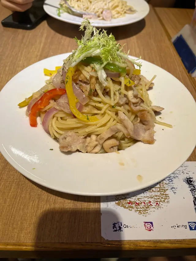 忌廉汁雞肉意粉