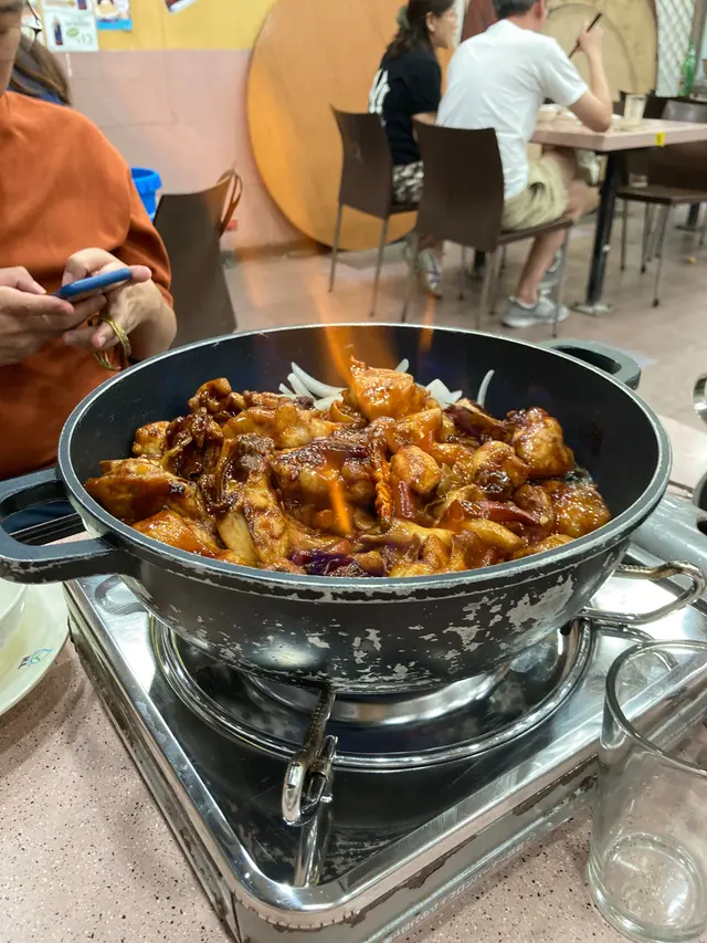 啤酒火焰雞煲(半隻)