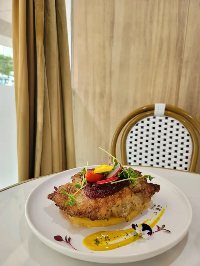 香燒加拿大豬肉眼配金巴利汁