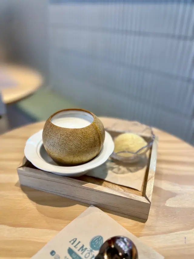 椰皇貓山皇燉雙皮奶