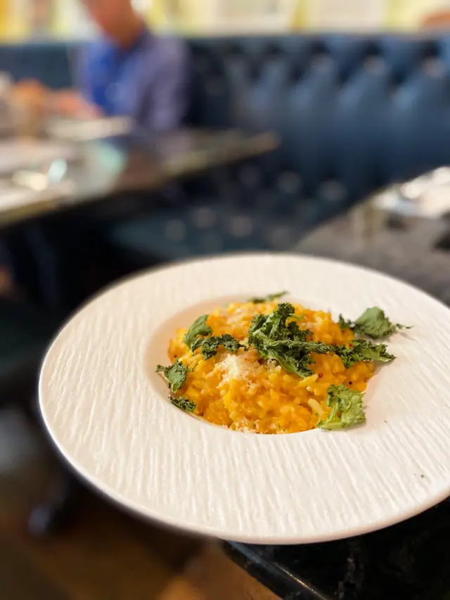 奶油瓜意大利飯配風乾羽衣甘藍