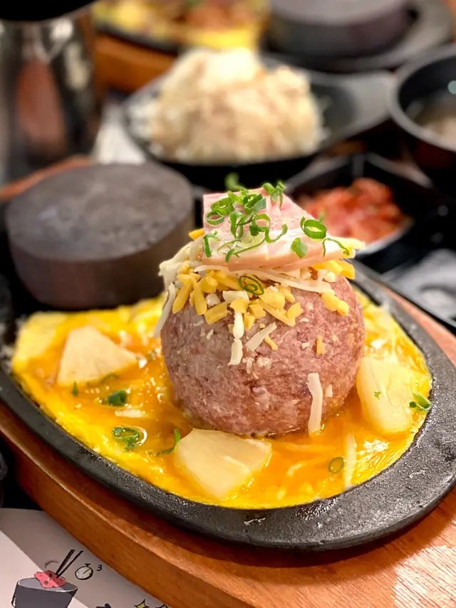 .菠蘿煙肉和牛漢堡扒