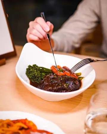 红酒炖牛面脸颊肉