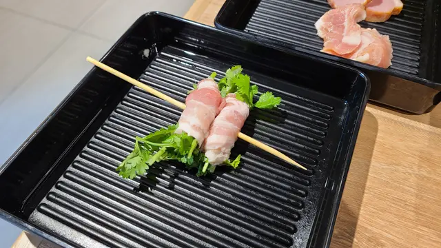 豚肉芫荽卷串