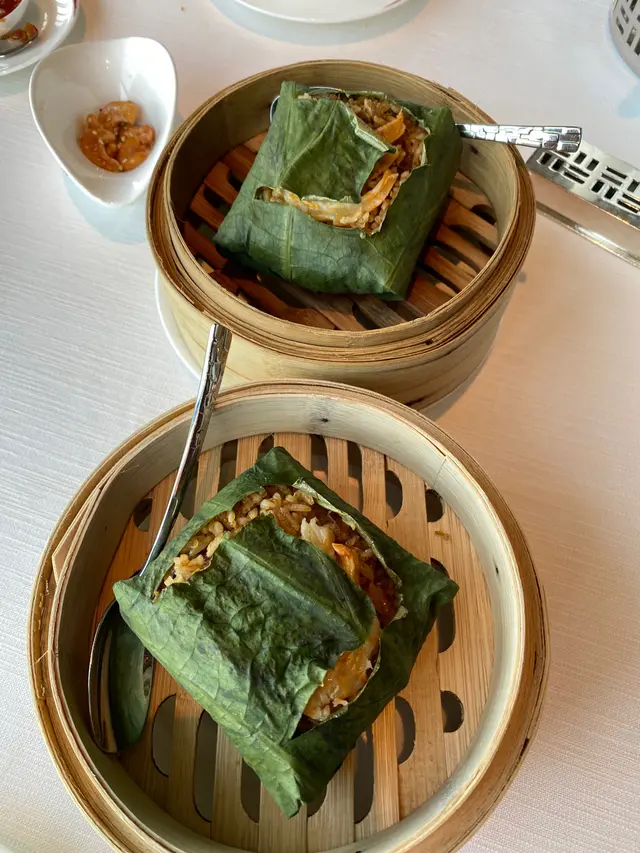 鮑粒荷葉飯