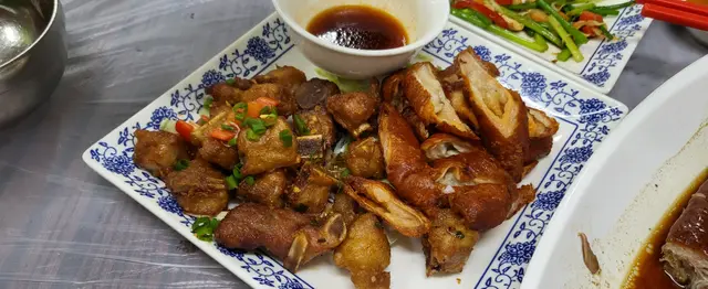 椒鹽骨拼酥炸大腸