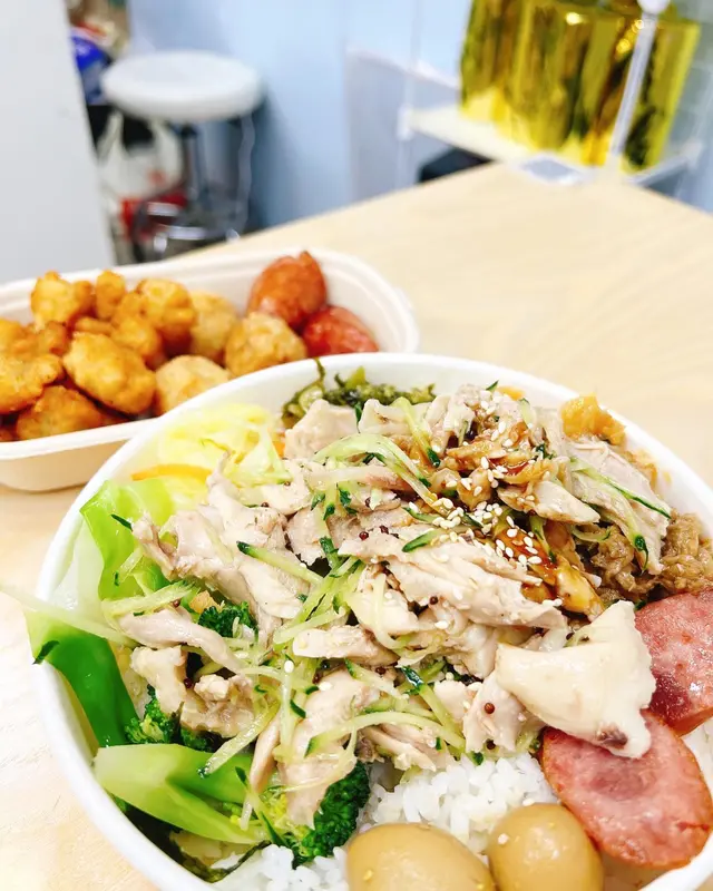 手撕雞便當, 台北夜市小食拼盤