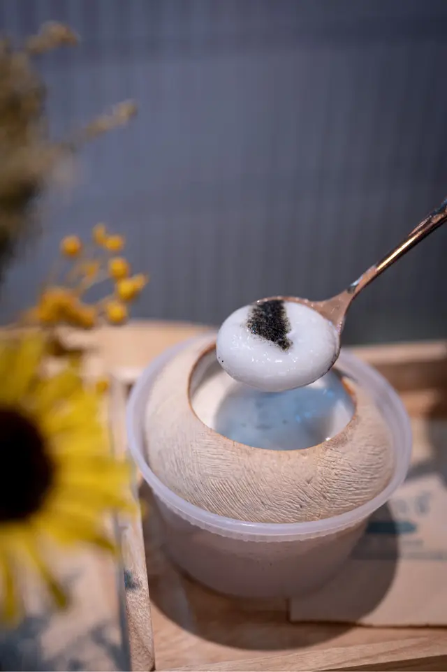 椰皇湯圓燉雙皮奶