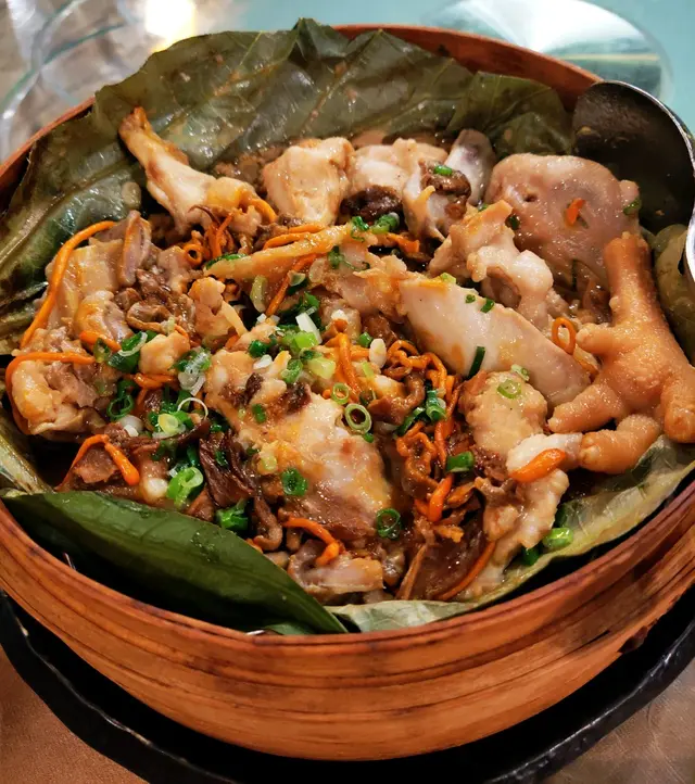 荷香蟲草牛肝蒸沙欄雞