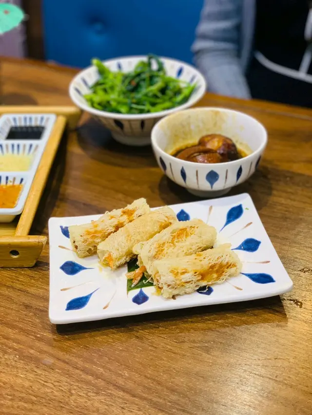 脆炸鳳尾蝦春卷