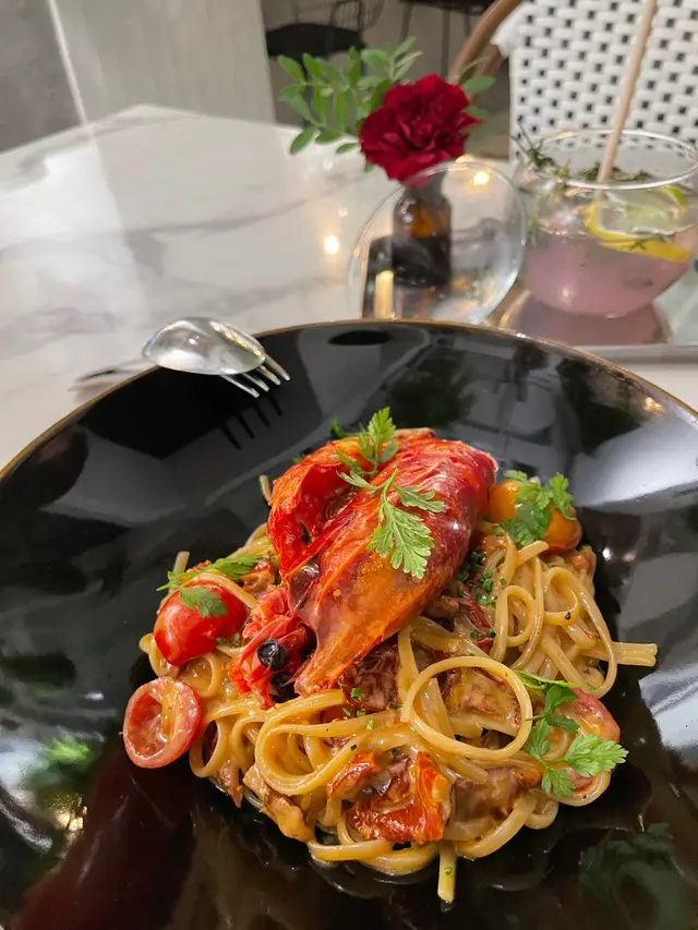Red Prawn Linguine (1pc)