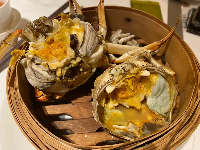 紫蘇蒸大閘蟹