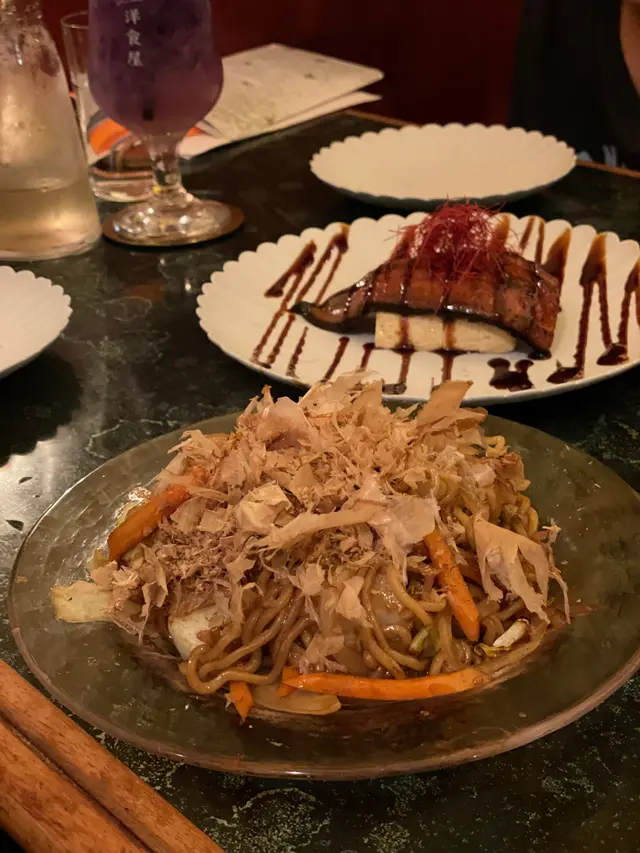 鰻魚玉子燒伴炒麵