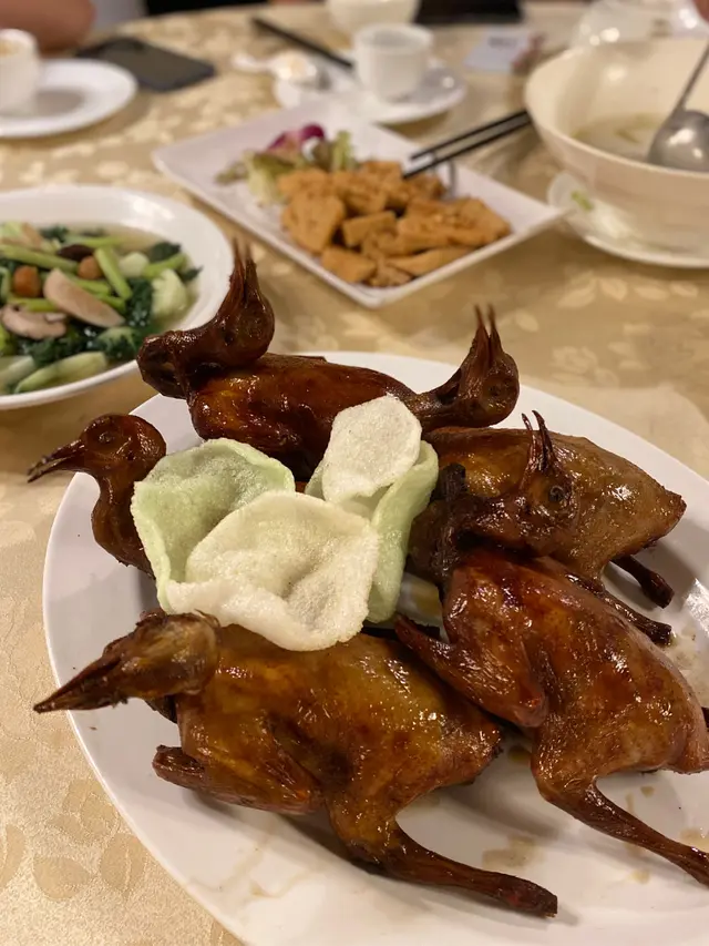 龍華脆皮燒乳鴿(頂鴿)