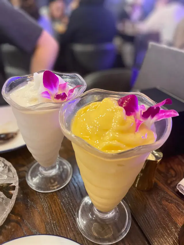 椰皇沙冰、芒果椰汁沙冰