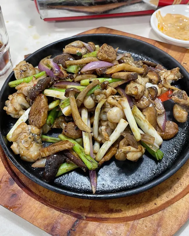 鐵板珍菌生啫田雞