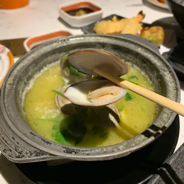 香草牛油煮鮮大蜆