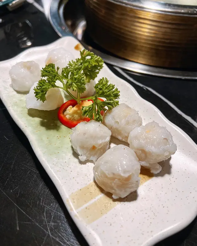 香煎鵝肝墨魚丸(半份)&手打鹹蛋黃蝦丸(半份)