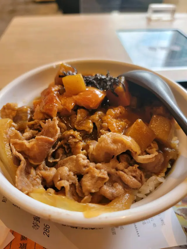 不過不失,牛肉就吉野家正常水準,冇話特別好食,簡單解決一餐係可以既