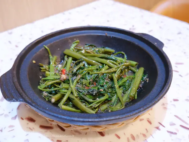 香爆蝦油馬拉盞通菜煲