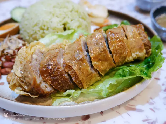 班蘭椰漿飯配五香滷肉