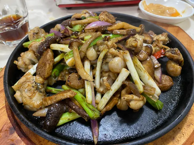 鐵板珍菌生啫田雞