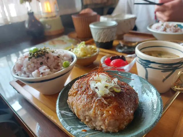 京蔥手打漢堡定食