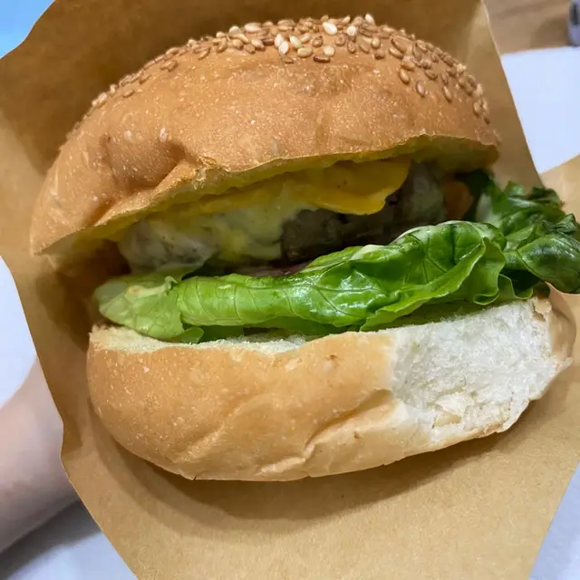 牛肉漢堡+芝士 蜜糖芥茉醬