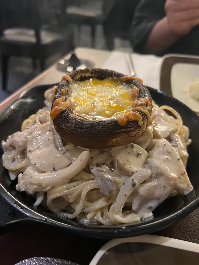 芝士大網菇黑松露意粉