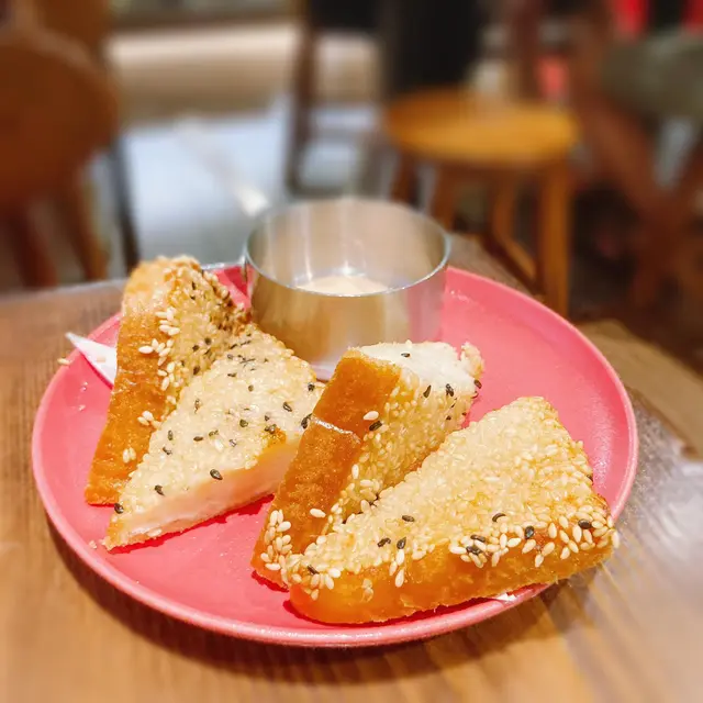 芝麻蝦多士配威士忌汁