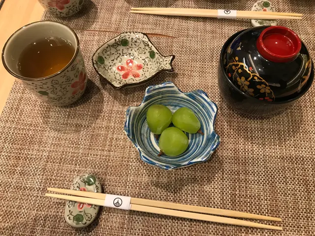 餐有黑豚麵豉湯+時令果物