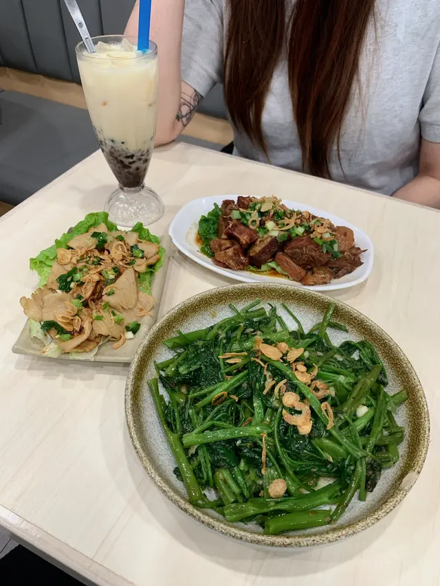 成個餐嘅份量都好足,3個人share食都得!
