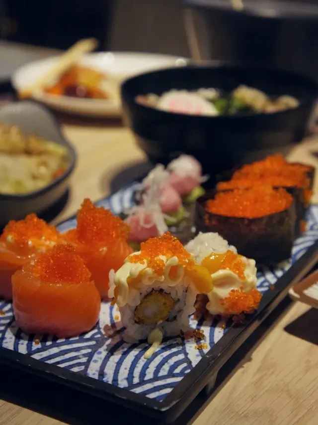 香芒吉列蝦卷、花之戀、吞拿魚他他