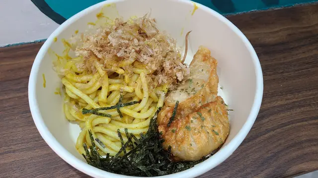 過癮咖哩汁餃子魚麵撈