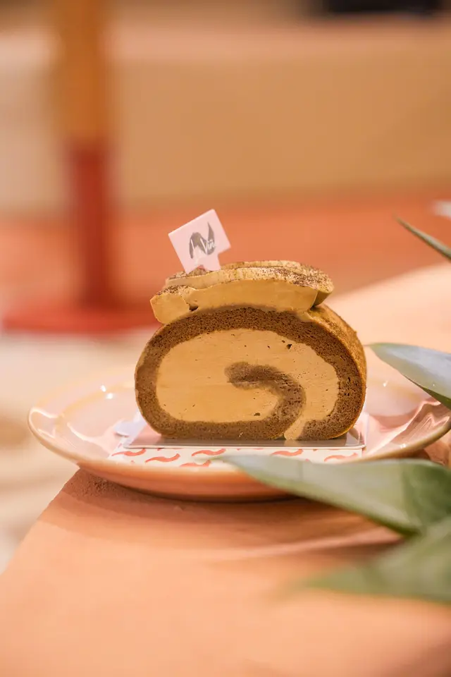 Hojicha Cream Roll  Cake