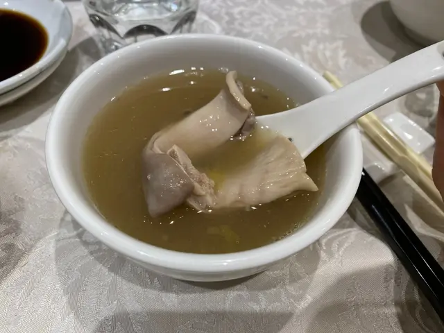 胡椒銀杏烏雞燉豬肚湯