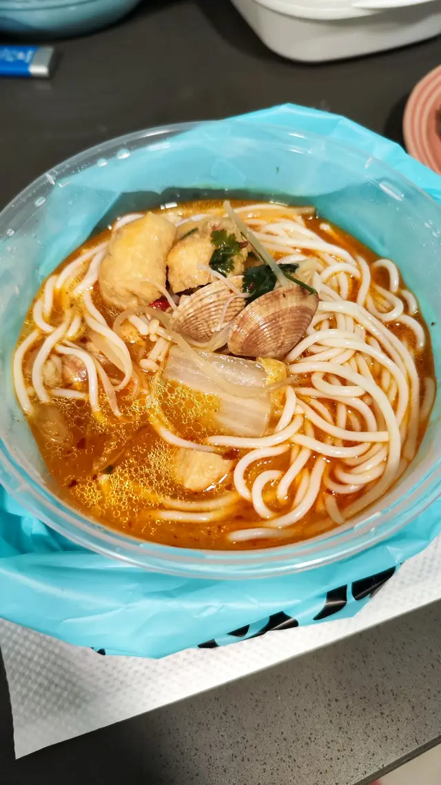 麻辣世一花甲粉加豆卜
