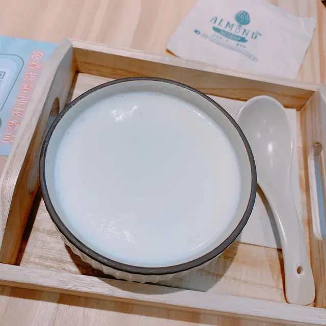 杏仁茶燉蛋白