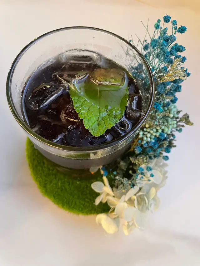 黑加侖子薄荷特飲