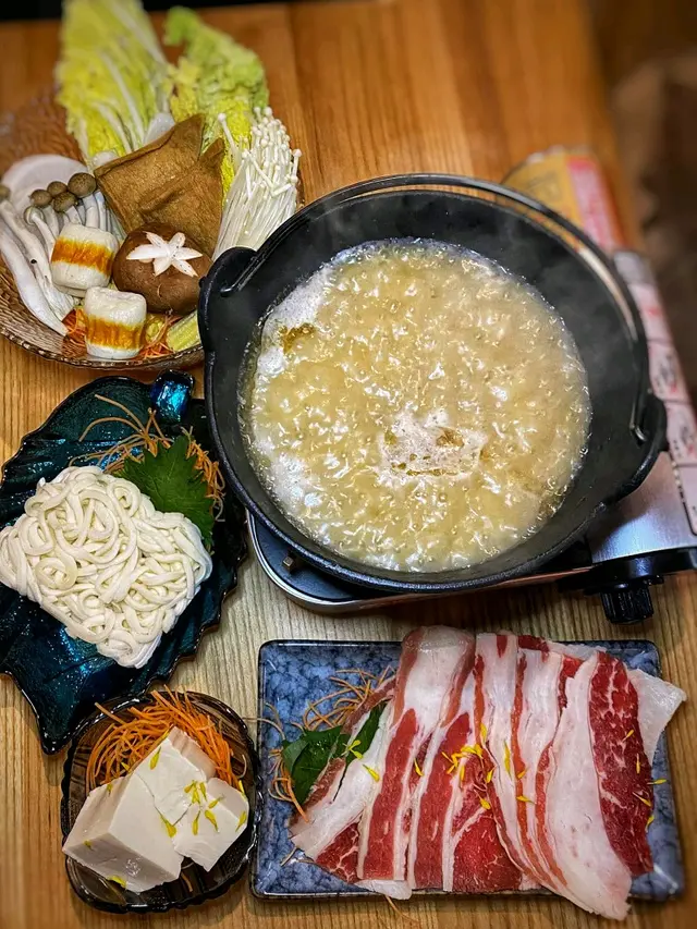 火鍋一人份,另+$20追加烏冬