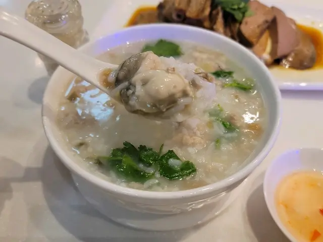肉碎蠔仔粥