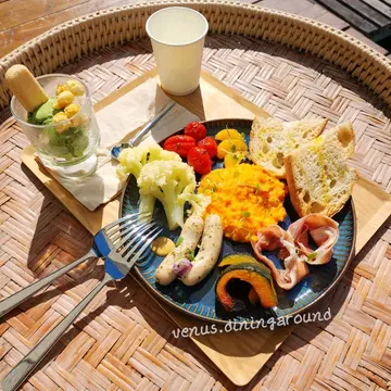 the hideout breakfast